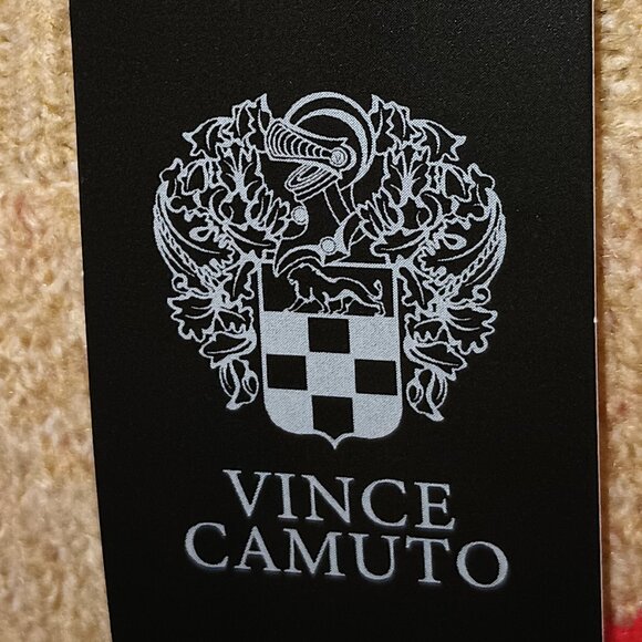 NEW Vince Camuto Women's Heart Pattern Sweater Camel - Picture 7 of 12